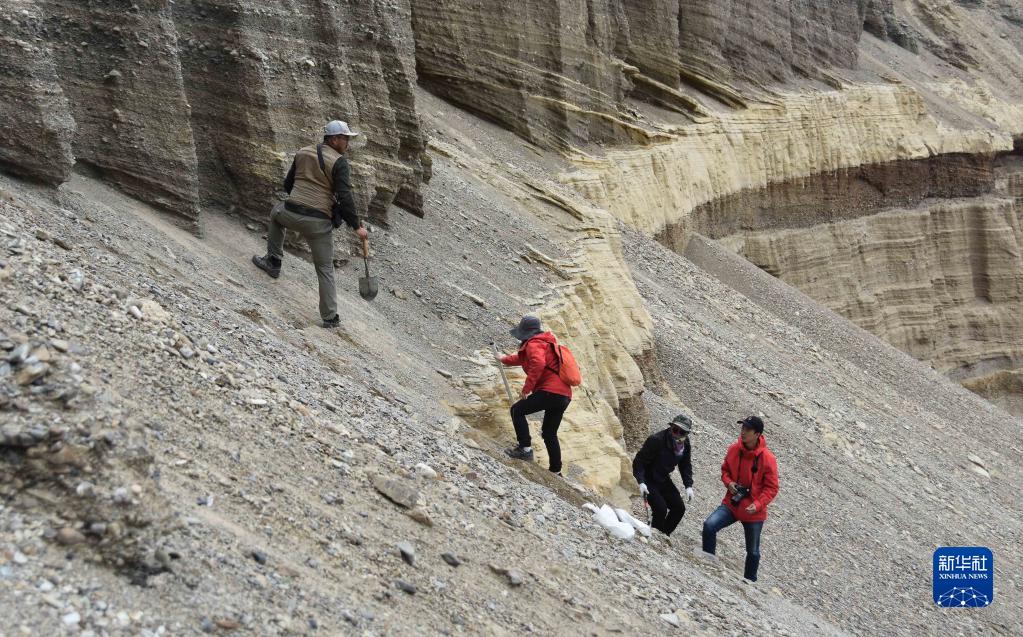 中科院科考队考察喜马拉雅山脉灾害链 为期28天