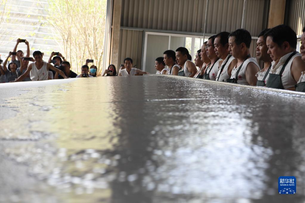 2021安徽泾县宣纸文化艺术节：近距离感受“超级宣纸”制作工艺