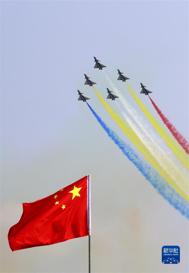（镜观中国·新华社国内新闻照片一周精选）（6）第十三届中国航展开幕