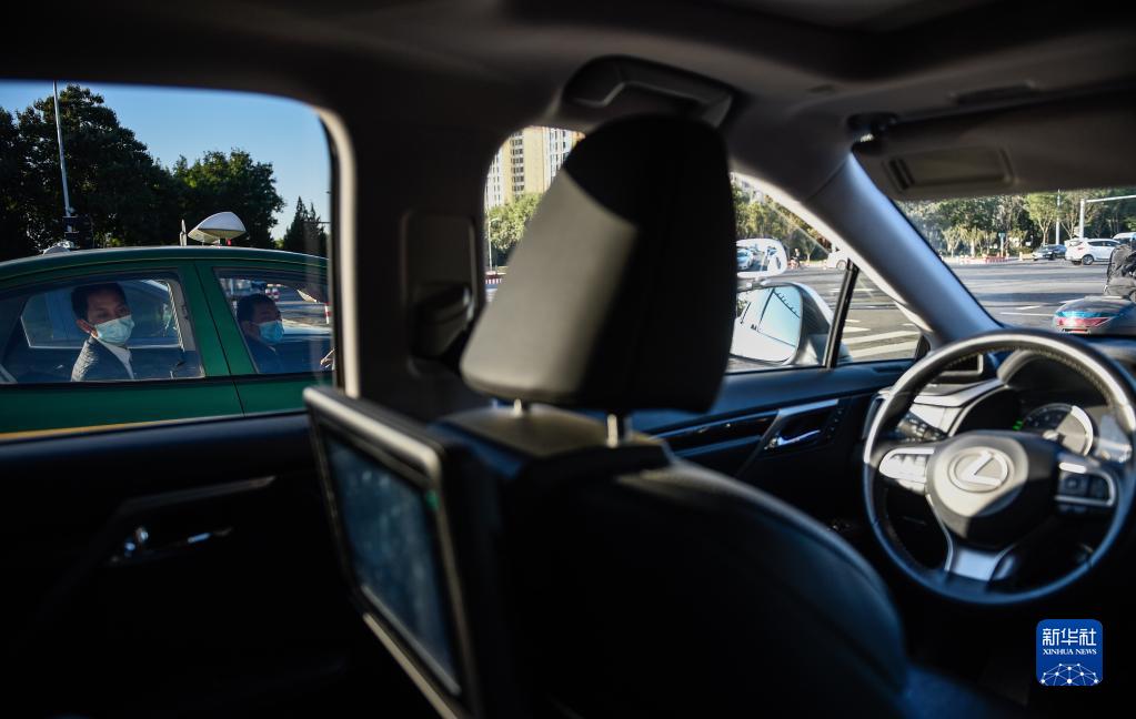 北京分多阶段有序开展自动驾驶“无人化”道路测试