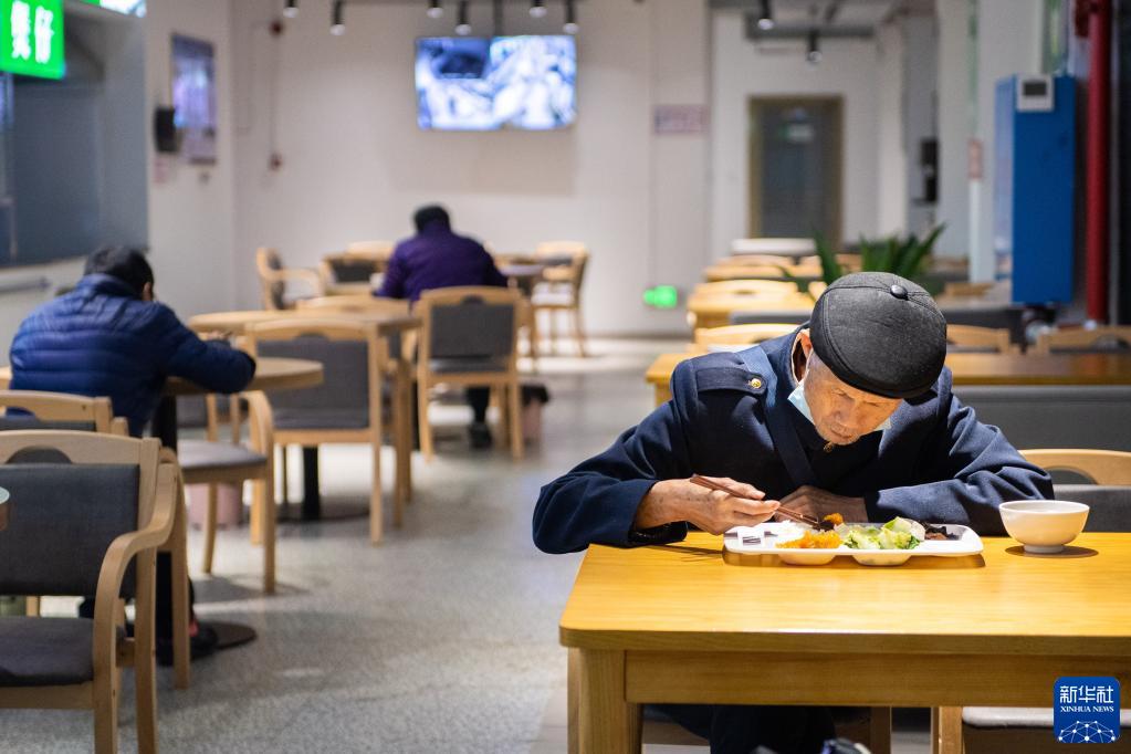 湖南常德：长者大食堂营业 超60岁老人享优惠