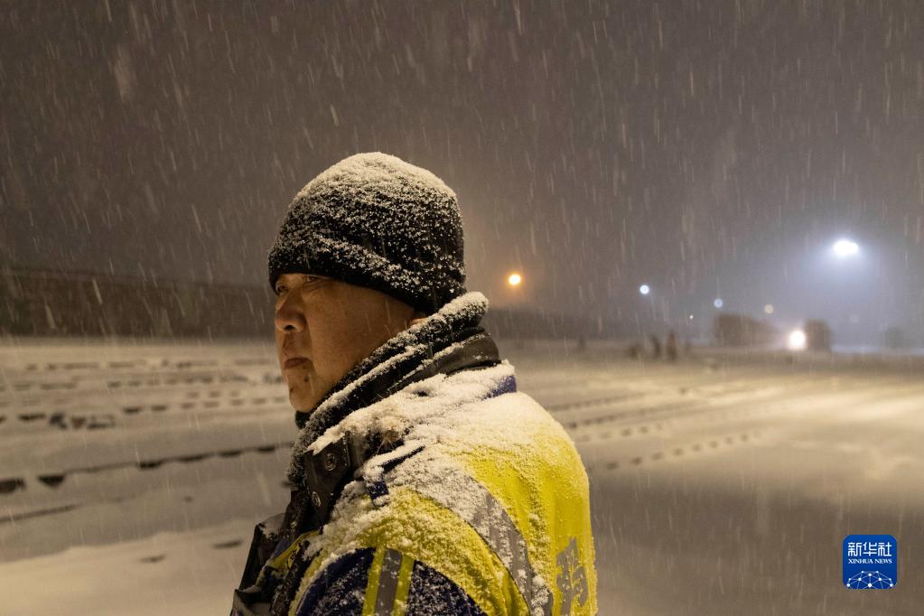 鸡西站：一锅饺子，温暖了暴雪之夜