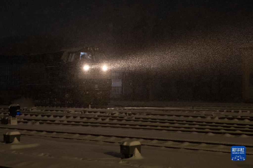 鸡西站：一锅饺子，温暖了暴雪之夜