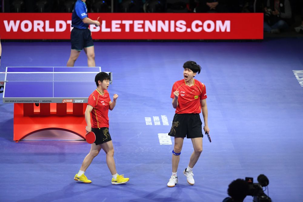 2021世界乒乓球锦标赛：孙颖莎/王楚钦夺得混双冠军