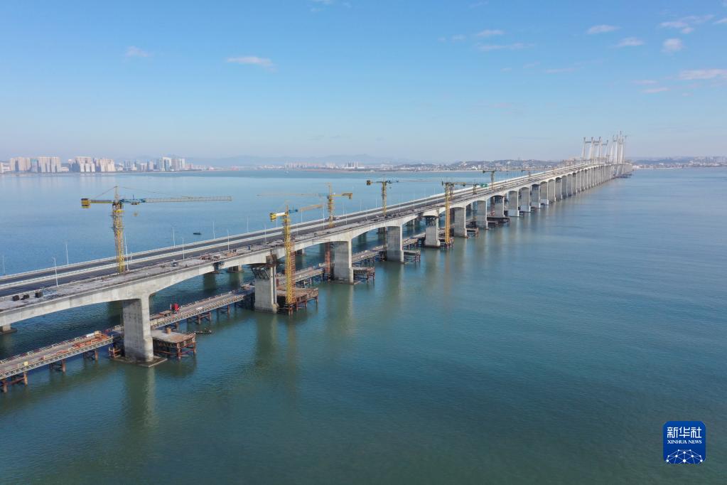新建福厦铁路泉州湾跨海大桥全桥贯通 全长20.287公里