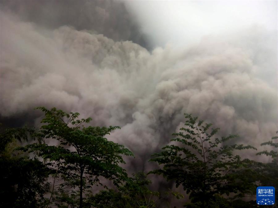 （国际）（5）塞梅鲁火山喷发