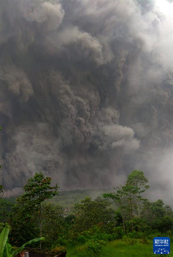 （国际）（2）塞梅鲁火山喷发