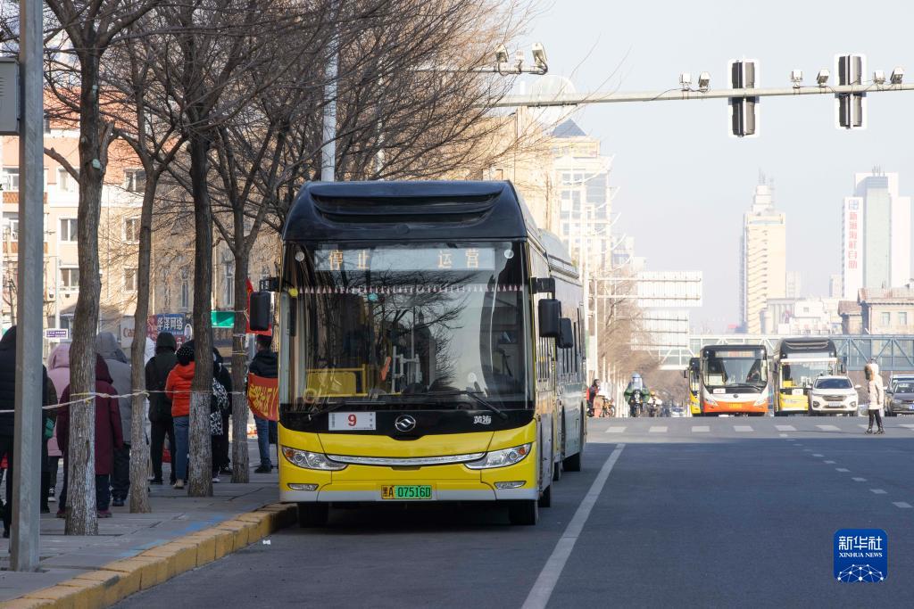 哈尔滨疫情直击：公交车变采样点
