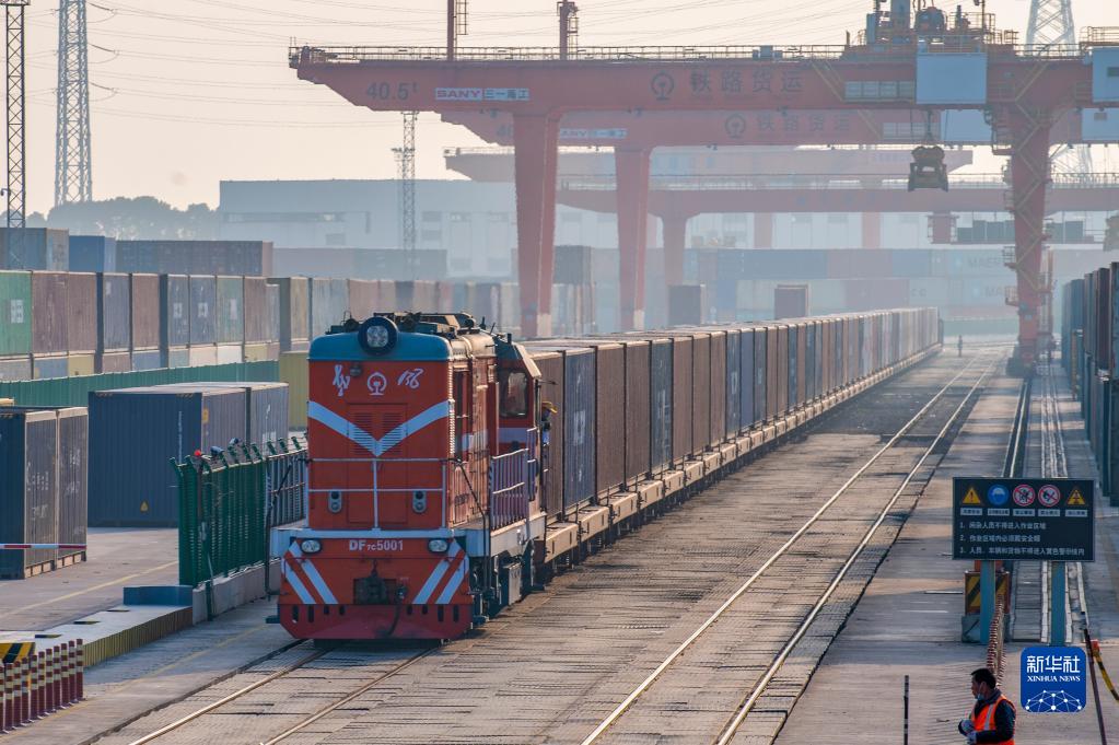 中老铁路（义乌—万象）国际货运列车启程 全程运行时间4天