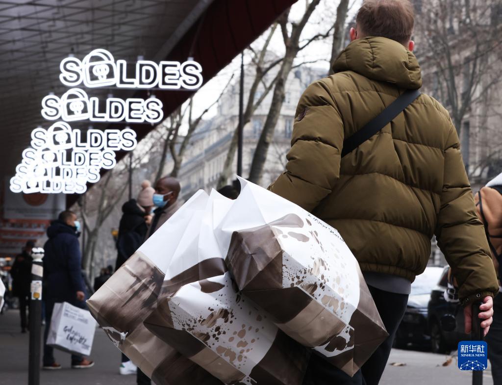 法国巴黎：疫情下的2022冬季打折季