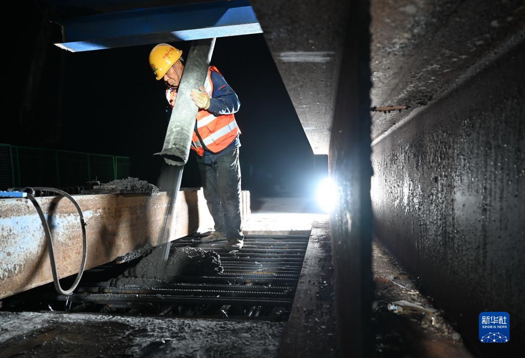 新建福厦铁路木兰溪特大桥斜拉桥主梁合龙 全长约18.75公里