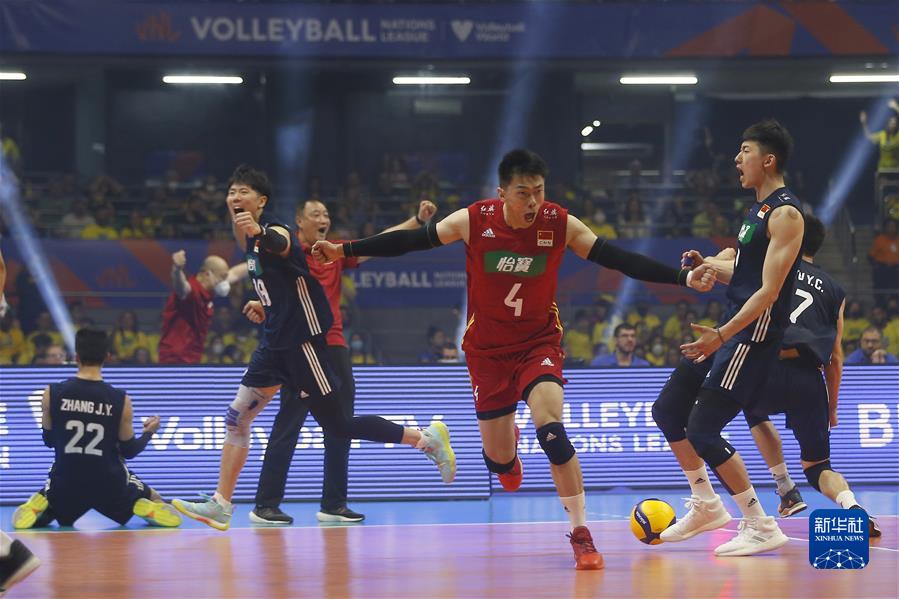 （体育）（12）排球&mdash;&mdash;世界男排联赛巴西站：中国胜巴西