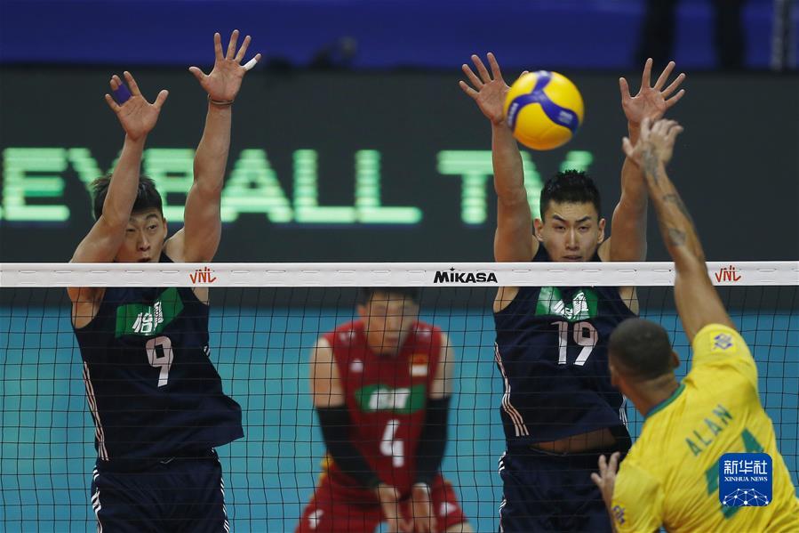 （体育）（14）排球&mdash;&mdash;世界男排联赛巴西站：中国胜巴西