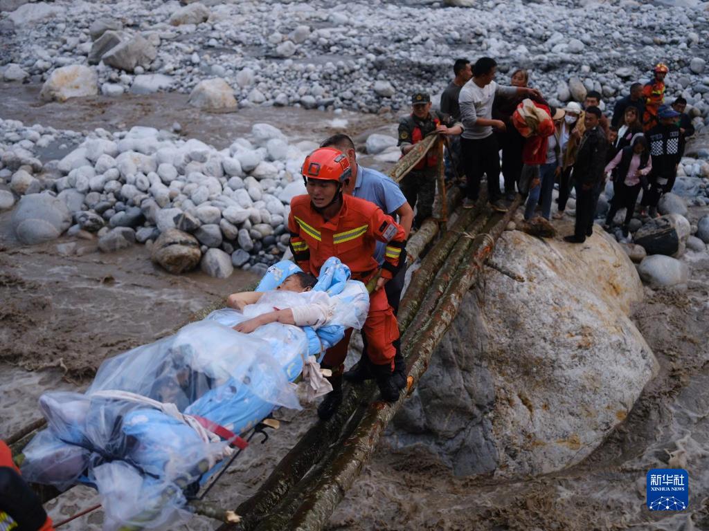 四川泸定6.8级地震累计收治伤员423人|地震|甘孜州|防疫_新浪新闻
