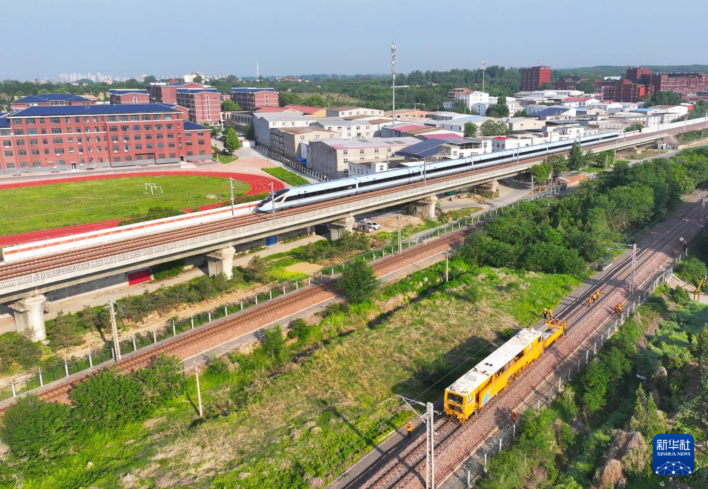 京广铁路整修忙-5月2日，国铁集