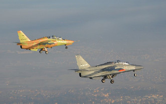 意大利自研M345教练机正式首飞