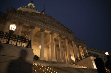 美国纪念国会山骚乱事件一周年