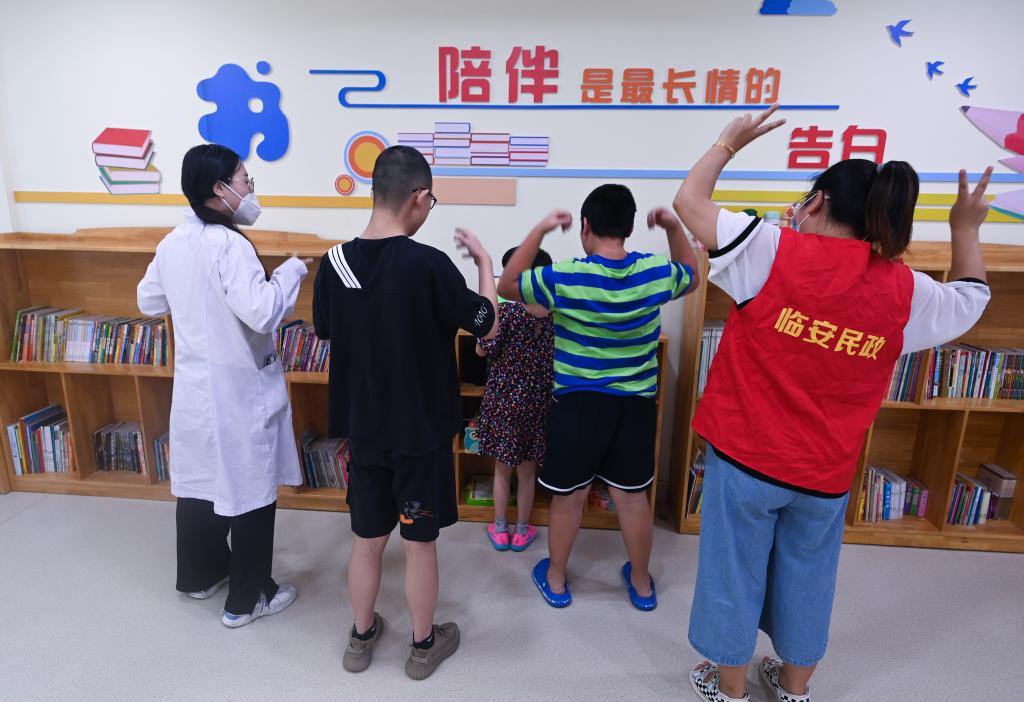 杭州临安：“添翼计划”助力困难家庭残疾儿童享受公益康复服务