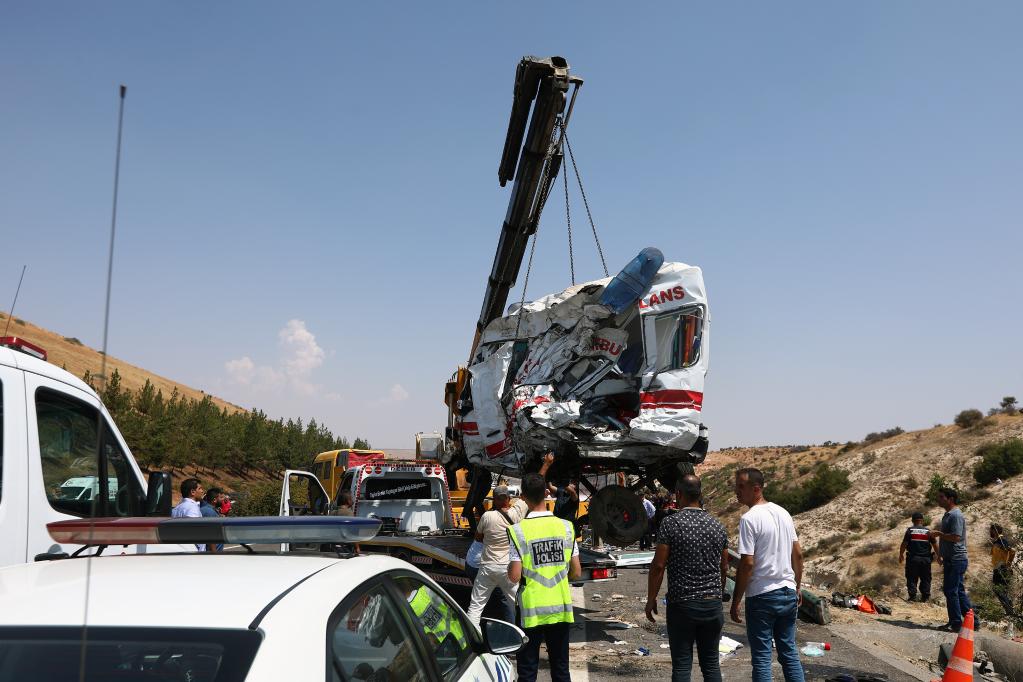 土耳其发生一起重大交通事故致16死21伤