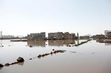也门扎马尔省遭遇严重洪灾