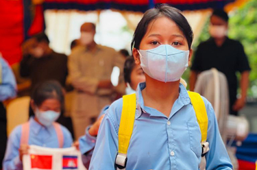 中国-柬埔寨“健康爱心包”项目启动