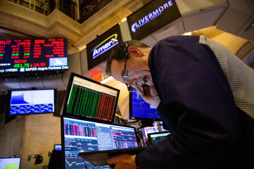 紐約股市三大股指13日大幅下跌