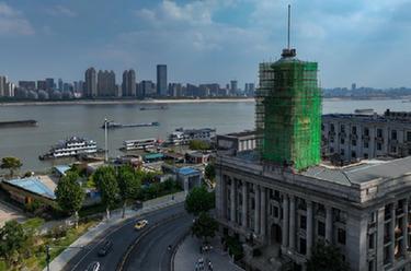 湖北武汉：江汉关钟楼进行保护修缮