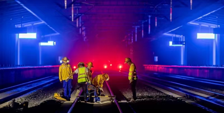 图片故事：中老铁路上的&ldquo;夜天窗&rdquo;