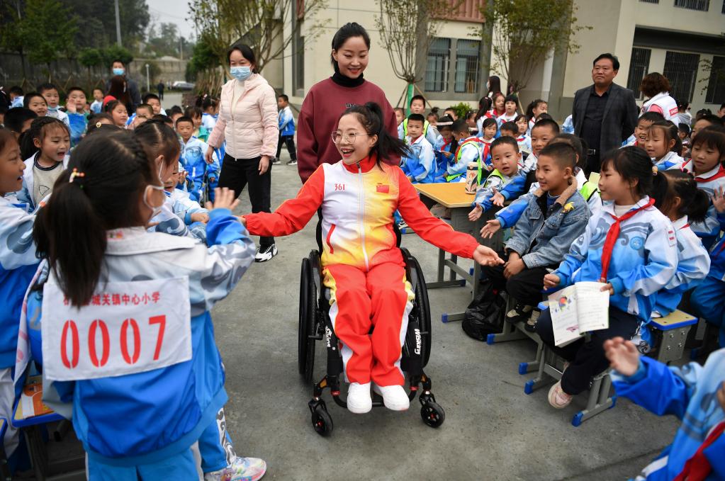 新华全媒+丨做体育与残疾人事业发展路上一粒火种——二十大代表夏江波返岗记