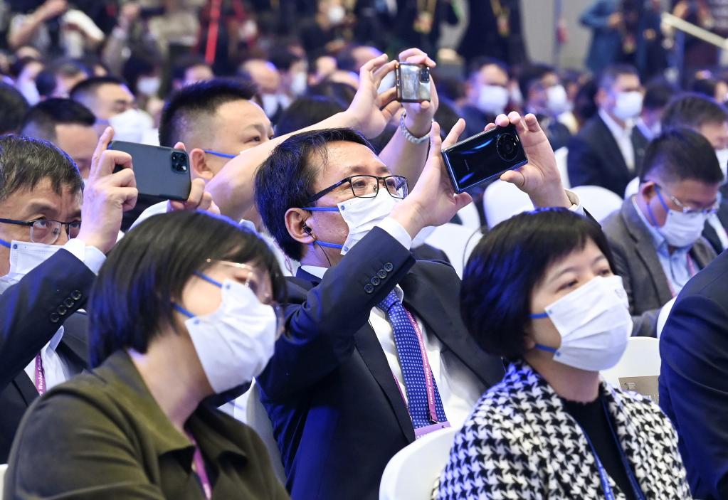 新华全媒+丨2022年世界互联网大会乌镇峰会开幕