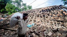 印尼地震灾区加紧救援