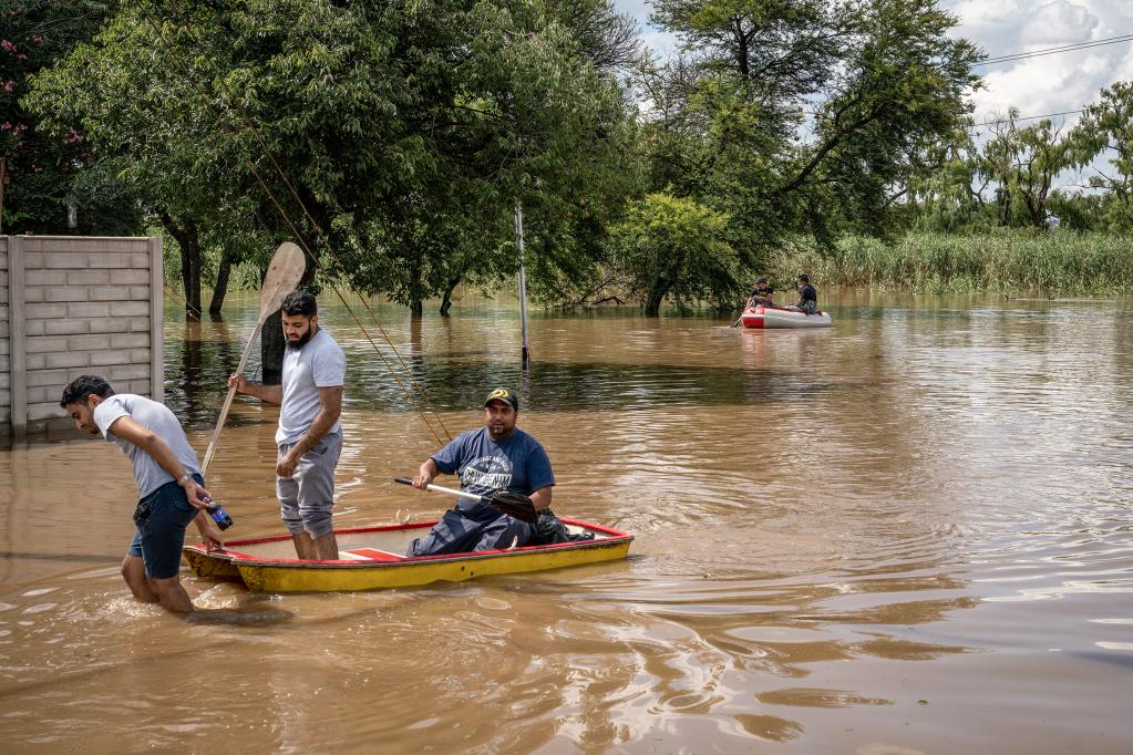 南非约翰内斯堡遭受洪水侵袭