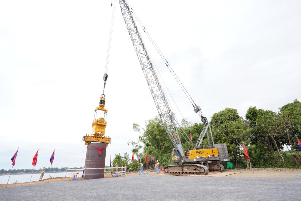 中企承建柬埔寨桔井湄公河大桥及接线公路开工