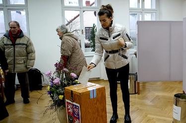 捷克举行总统选举第二轮投票