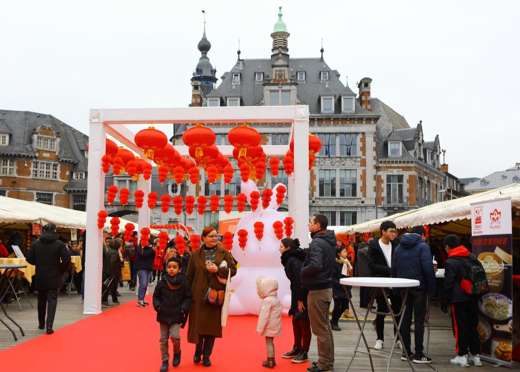 “中国春节游园庙会”活动在比利时举办