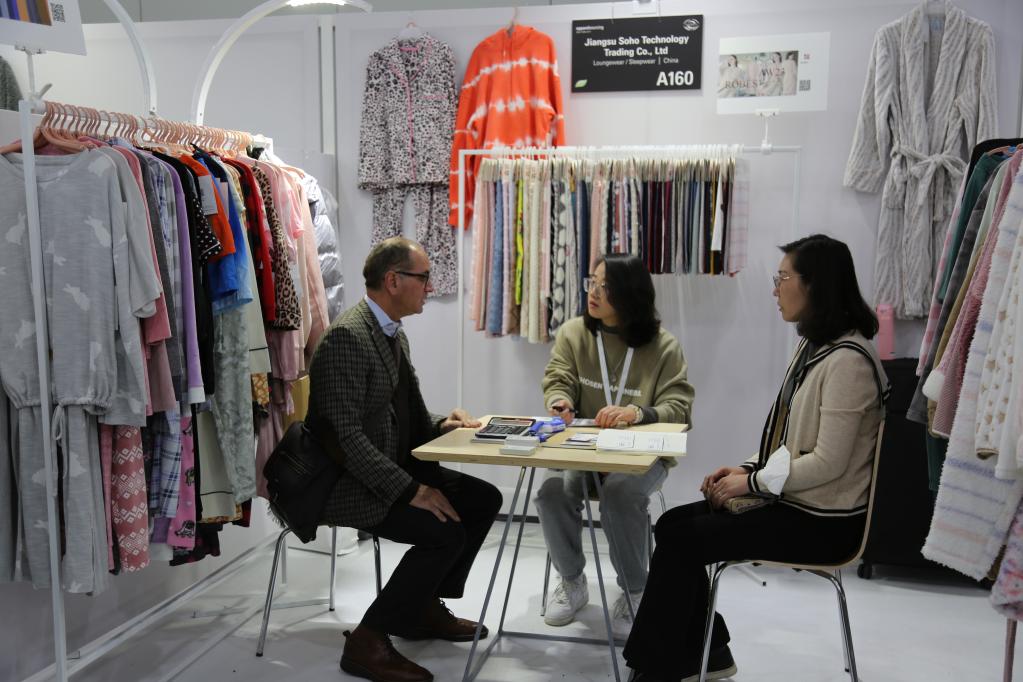 通讯：中国纺织出口企业借纽约展会拓商机