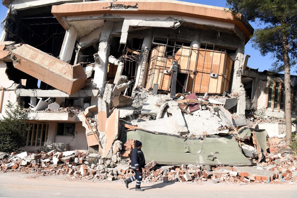 土耳其卫生部长：地震在土造成逾两万人死亡