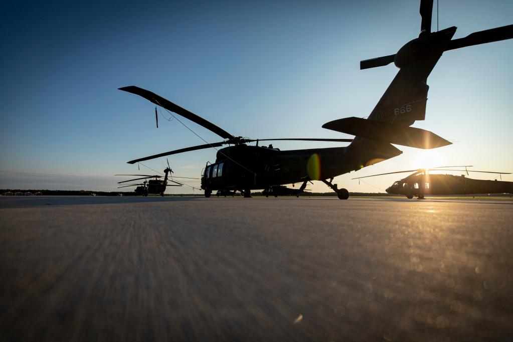 美国一军用直升机坠毁　机上2人丧生