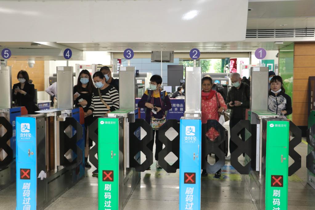 深圳站春運後客流不減反增折射經濟脈動