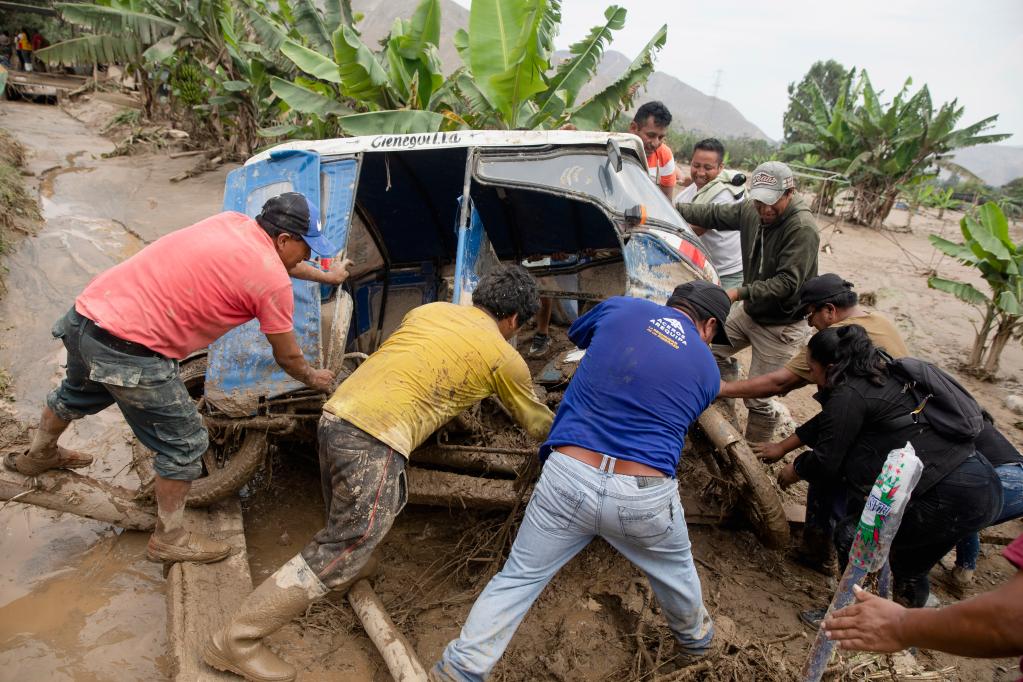 气旋“亚库”引发秘鲁水灾
