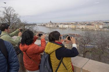 中国旅行团游览布达佩斯