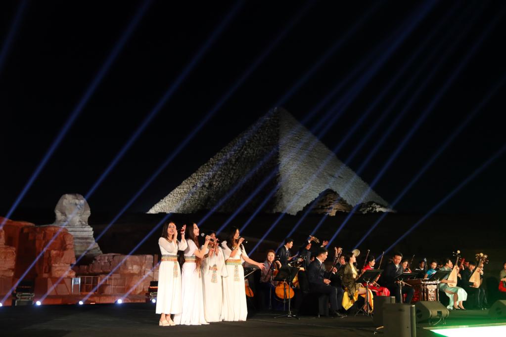 中国-埃及民族音乐会在埃及金字塔景区举办