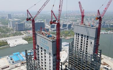 上海：临港新片区西岛金融中心高度破百