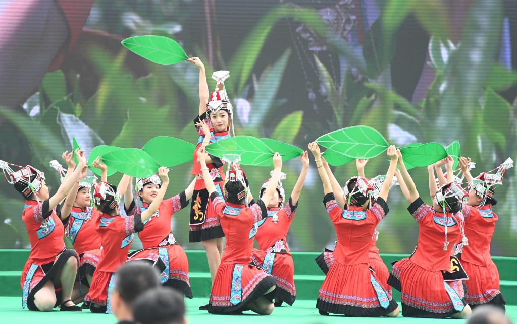 第二十二届八大处中国园林茶文化节在京开幕　