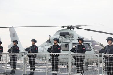 中国海军第44批护航编队起航赴亚丁湾