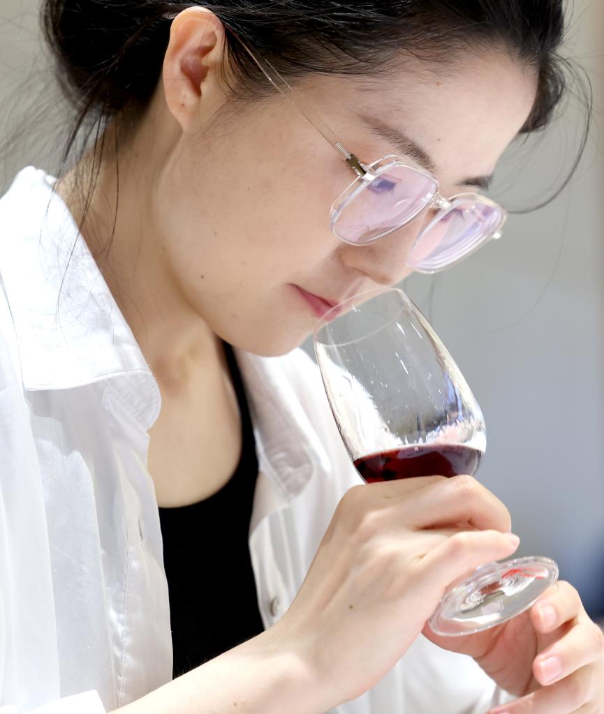中国葡萄酒品酒师技能大赛在浙江举行