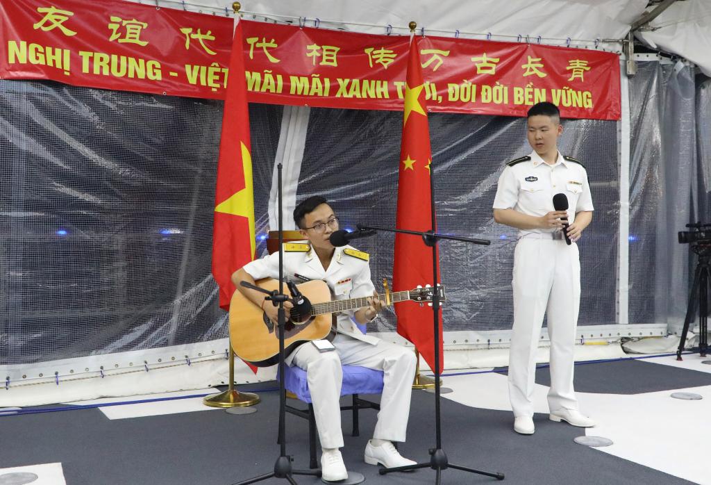 中国海军戚继光舰结束对越南友好访问启程前往泰国