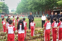 習近平在北京育英學校考察 向全國廣大少年兒童祝賀“六一”國際兒童節快樂