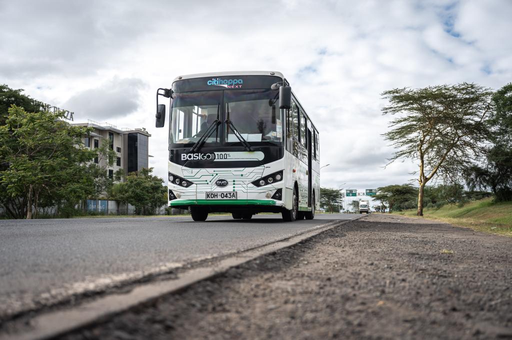 中国电动巴士促进肯尼亚减排降碳