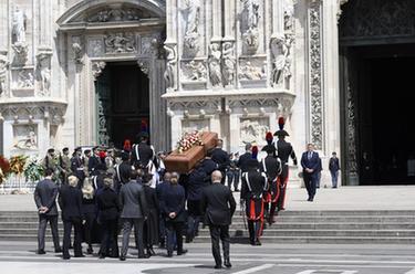 意大利前总理贝卢斯科尼的国葬仪式在米兰举行